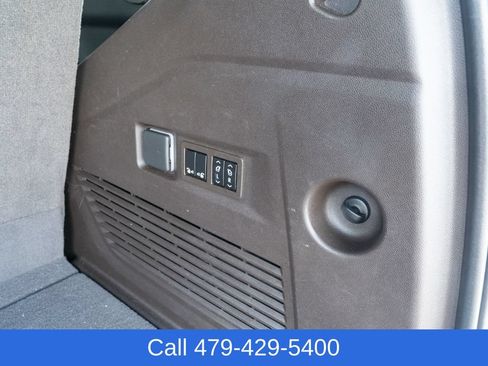 Used 2021 GMC Yukon SLT w/ SLT Premium Package AWD/4WD image 37