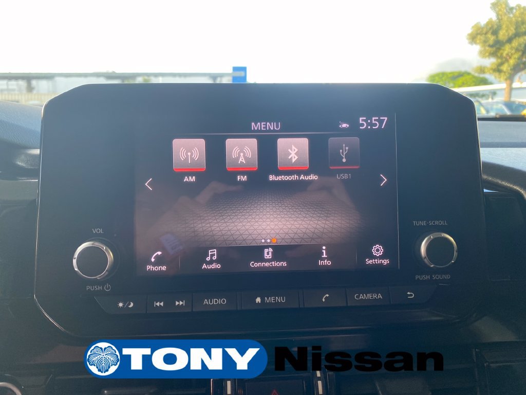 Used 2022 Nissan Pathfinder SV FWD image 33