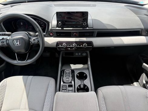 Used 2024 Honda Pilot LX image 2