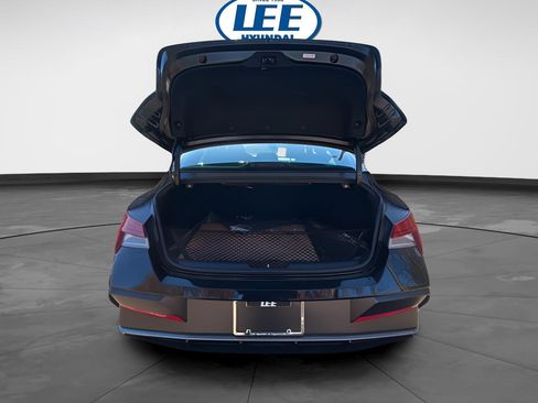 New 2026 Hyundai Elantra SEL Sport Premium image 17