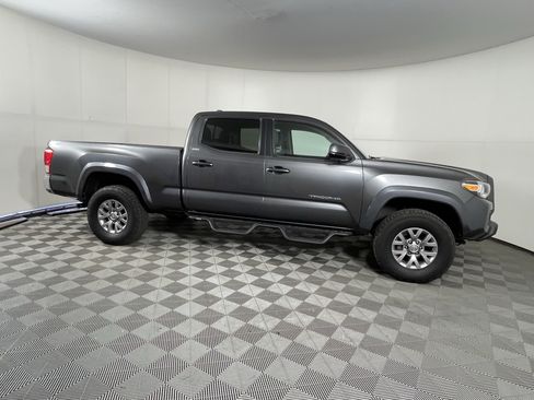 Used 2017 Toyota Tacoma SR5 w/ Tow Package AWD/4WD image 6