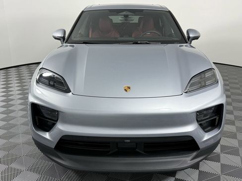 Certified 2025 Porsche Macan 4S Electric AWD/4WD image 6