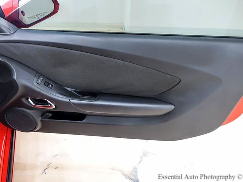 Used 2015 Chevrolet Camaro LT RWD image 25