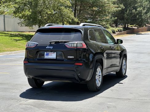 Used 2019 Jeep Cherokee Latitude w/ Popular Appearance Group FWD image 4