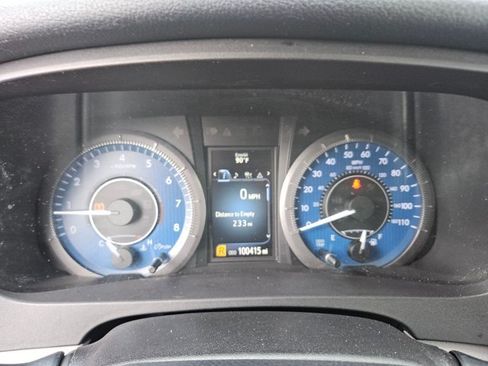 Used 2018 Toyota Sienna XLE FWD image 22