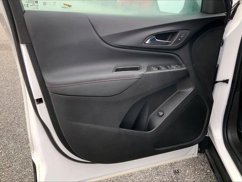 Used 2023 Chevrolet Equinox RS image 21