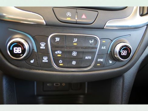 Used 2023 Chevrolet Equinox LS image 24