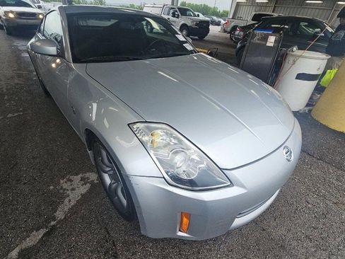 Used 2006 Nissan 350Z Enthusiast w/ (N93) Cargo Convenience Pkg RWD image 3