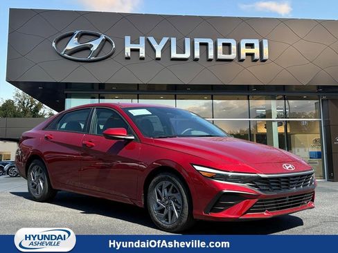 New 2026 Hyundai Elantra Hybrid FWD image 1