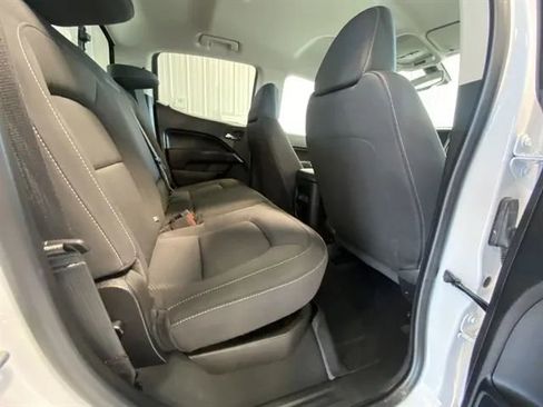 Used 2022 Chevrolet Colorado LT w/ LT Convenience Package image 19