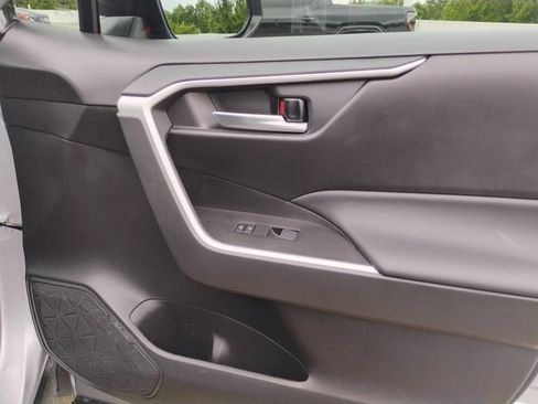 Used 2025 Toyota RAV4 XLE Premium FWD image 35