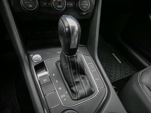 Used 2021 Volkswagen Tiguan S image 25