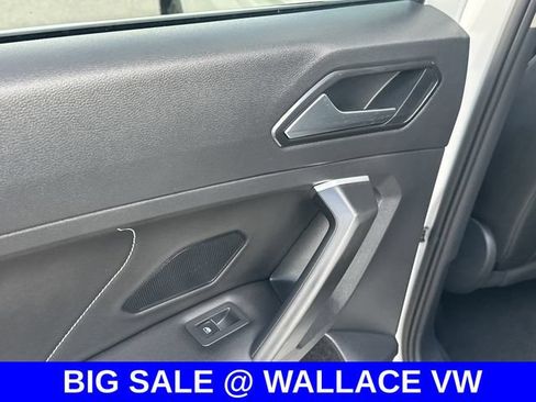 Certified 2024 Volkswagen Tiguan SE FWD image 13