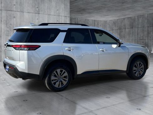 Used 2025 Nissan Pathfinder SV AWD/4WD image 5