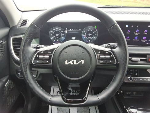 Used 2024 Kia Seltos SX image 11