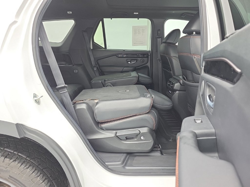 Used 2024 Honda Pilot TrailSport image 47