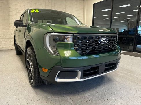 Used 2025 Ford Maverick Lariat w/ 4K Tow Package AWD/4WD image 36