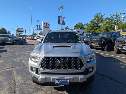 Certified 2018 Toyota Tacoma TRD Sport RWD image 11