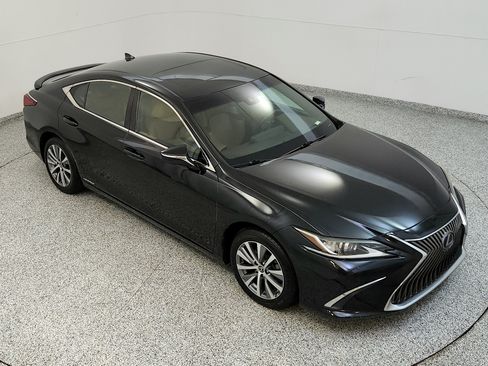 Used 2020 Lexus ES 300h w/ Premium Package FWD image 13