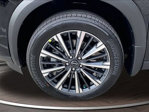 New 2026 Nissan Pathfinder Platinum AWD/4WD image 12