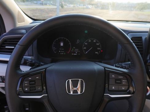 Certified 2025 Honda Odyssey EX-L image 23