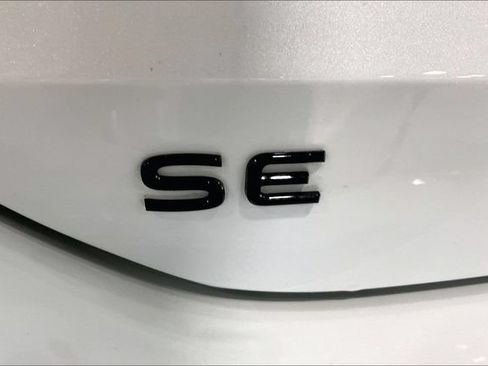 Used 2025 Volkswagen Tiguan SE R-Line AWD/4WD image 8