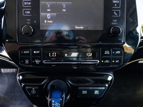 Used 2019 Toyota Prius L Eco w/ Carpet Mat Package FWD image 25