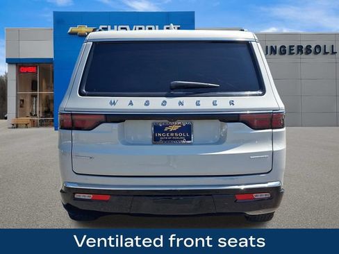 Used 2022 Jeep Wagoneer Series III AWD/4WD image 24