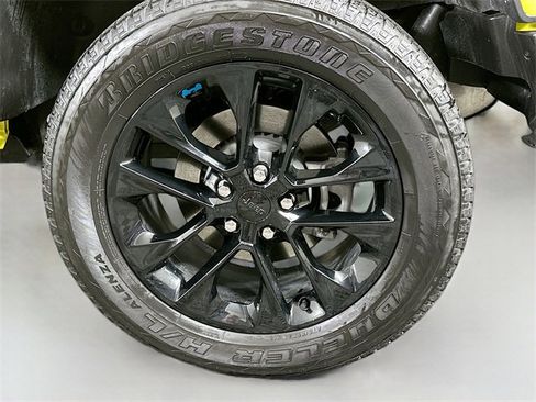 Used 2023 Jeep Wrangler Unlimited Sahara w/ Cold Weather Group image 31