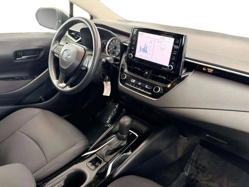 Used 2022 Toyota Corolla LE image 16
