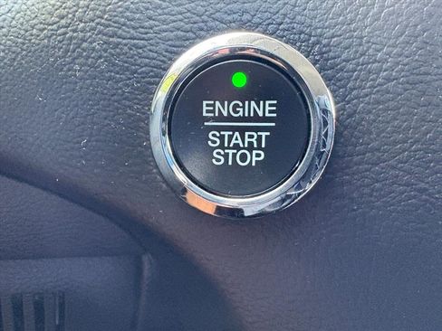 Used 2024 Ford Edge Titanium AWD/4WD image 12