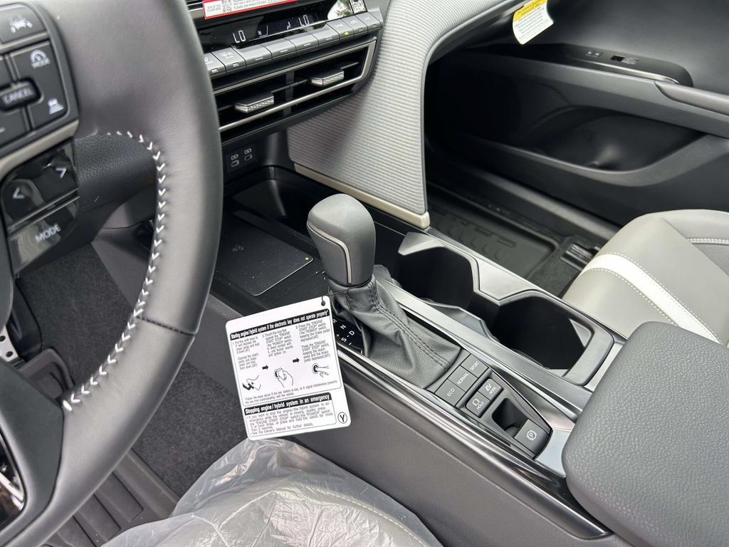 New 2026 Toyota Camry SE w/ Convenience Package FWD image 18
