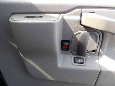 Used 2019 Chevrolet Express 3500 LS image 39