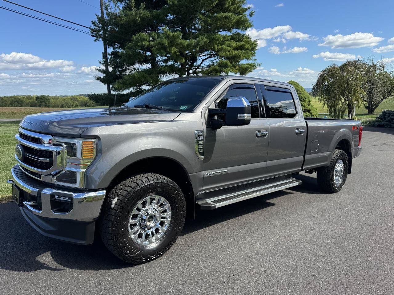 Used 2022 Ford F350 Lariat w/ Lariat Ultimate Package AWD/4WD image 2