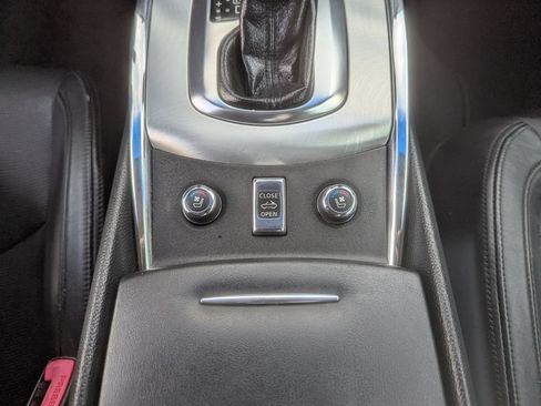 Used 2013 INFINITI G37 Convertible w/ Premium Pkg RWD image 26