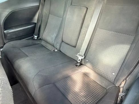 Used 2018 Dodge Challenger R/T RWD image 8