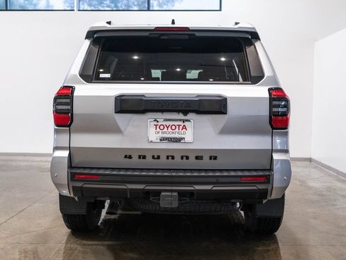 Certified 2025 Toyota 4Runner TRD Off-Road Premium AWD/4WD image 8