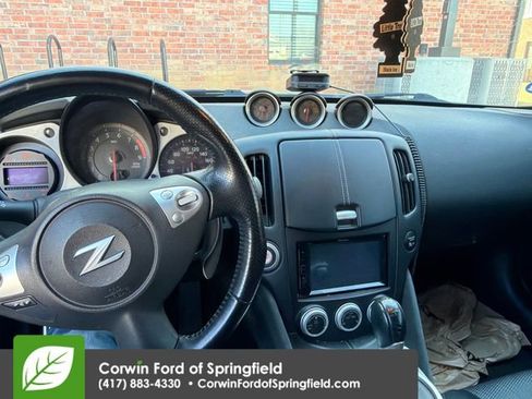 Used 2013 Nissan 370Z Roadster image 10