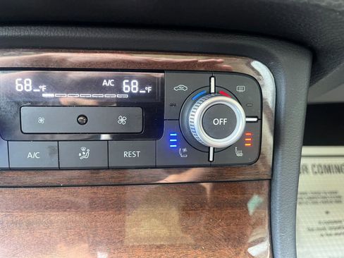 Used 2016 Volkswagen Touareg TDI AWD/4WD image 39