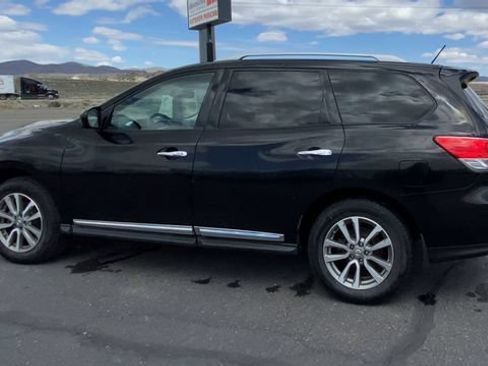 Used 2016 Nissan Pathfinder SL w/ SL Tech Package AWD/4WD image 6