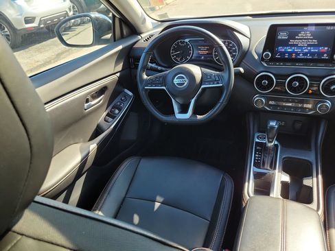 Used 2022 Nissan Sentra SR w/ SR Premium Package FWD image 7