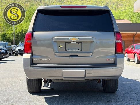 Used 2019 Chevrolet Suburban LT image 5