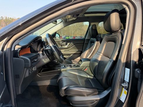 Used 2020 Lincoln Corsair Reserve w/ Equipment Group 202A image 11