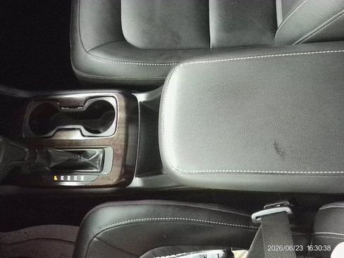 Used 2015 GMC Canyon SLT AWD/4WD image 13