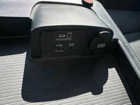 Used 2015 RAM 1500 Laramie w/ Convenience Group AWD/4WD image 70