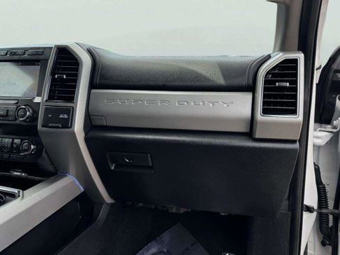 Used 2019 Ford F250 Lariat w/ Lariat Ultimate Package AWD/4WD image 58