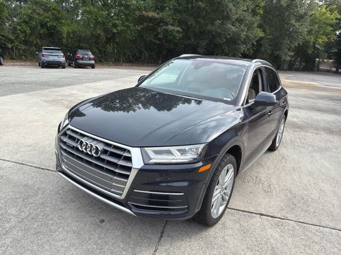 Used 2019 Audi Q5 2.0T Premium Plus w/ Premium Plus Package AWD/4WD image 3
