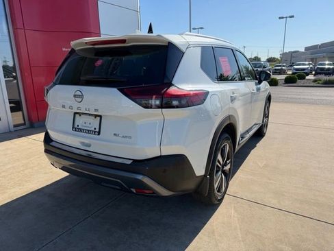 Certified 2023 Nissan Rogue SL w/ SL Premium Package AWD/4WD image 4