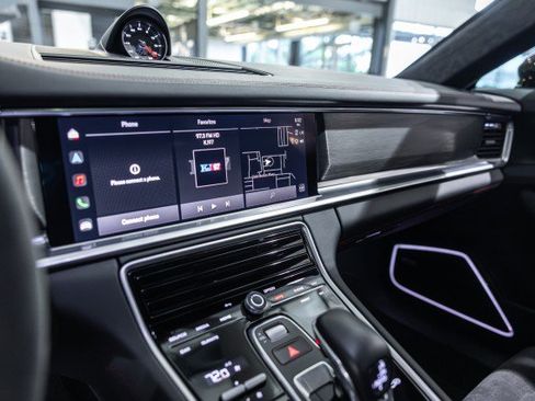 Used 2023 Porsche Panamera GTS image 42