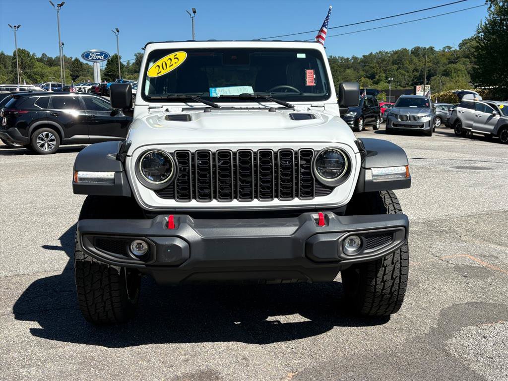 Used 2025 Jeep Wrangler Unlimited Rubicon AWD/4WD image 2